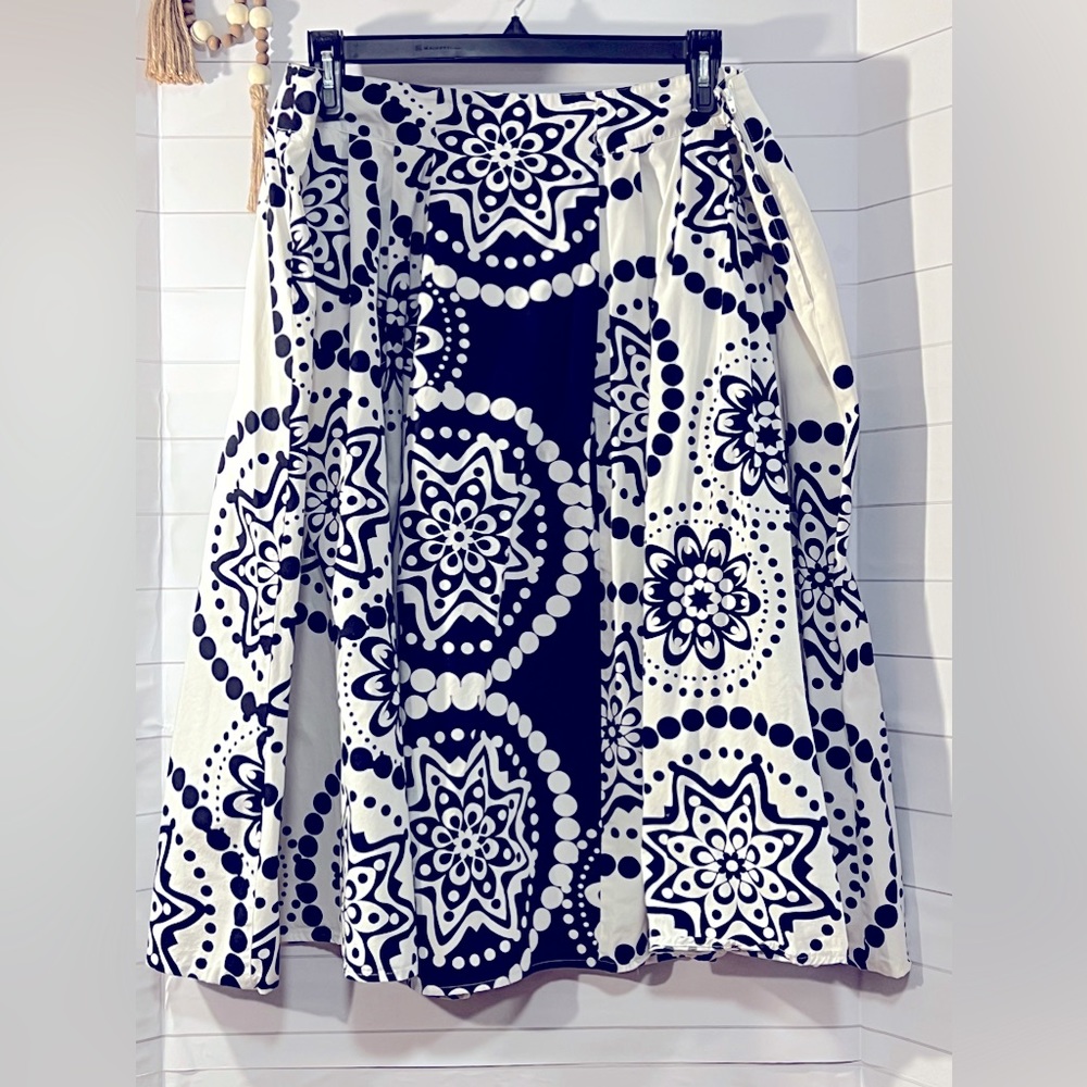 Cato 20W Black & White Skirt